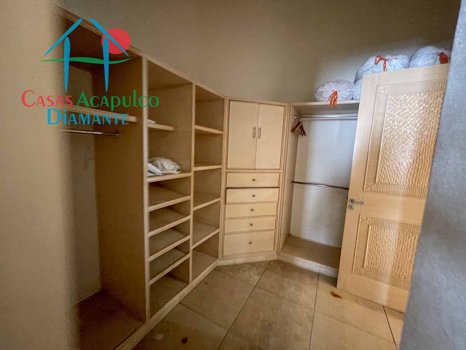 Tres Vidas Villa Universal - Recámara uno 11